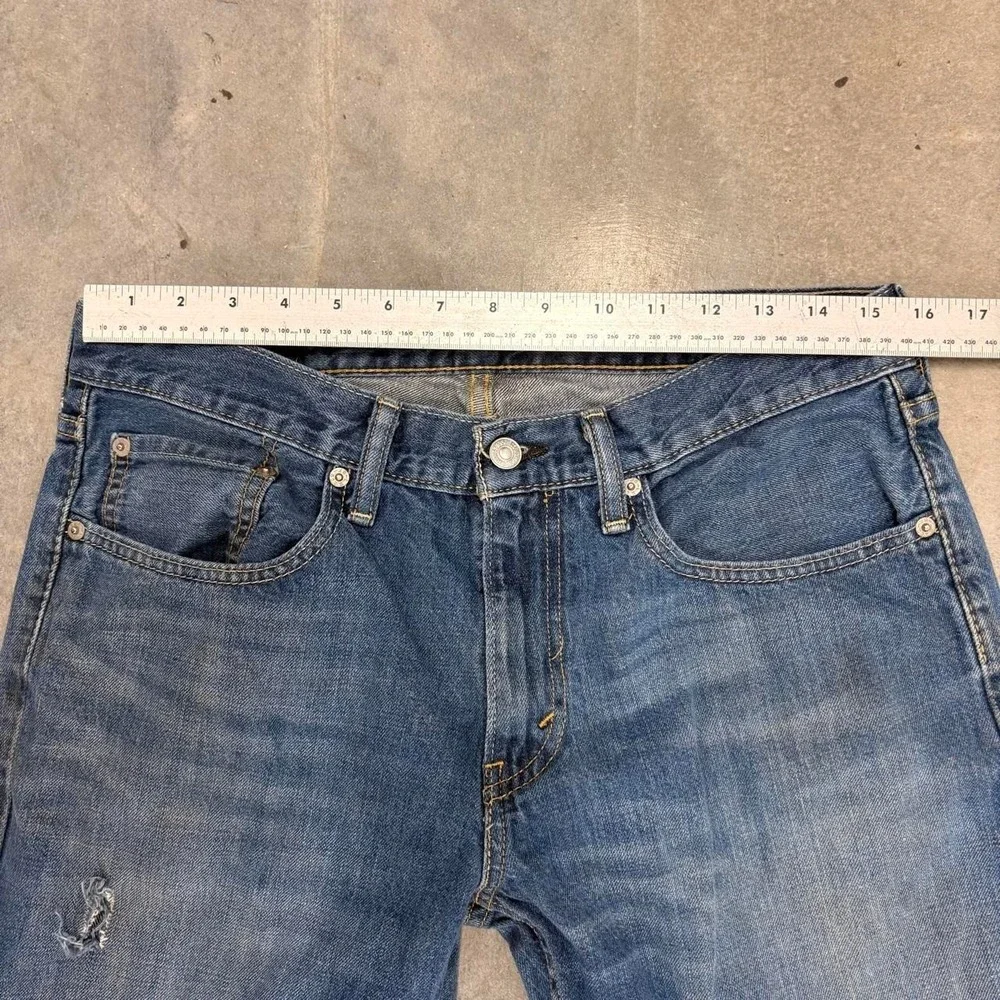 2009 Levi's 559 Relaxed Straight Distressed Jeans, Size 32x32
